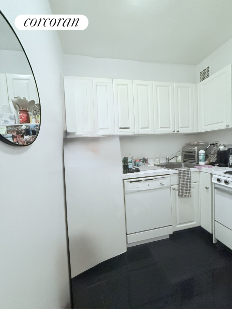 New York City Real Estate | View 117 West 58th Street, 5B | room 2