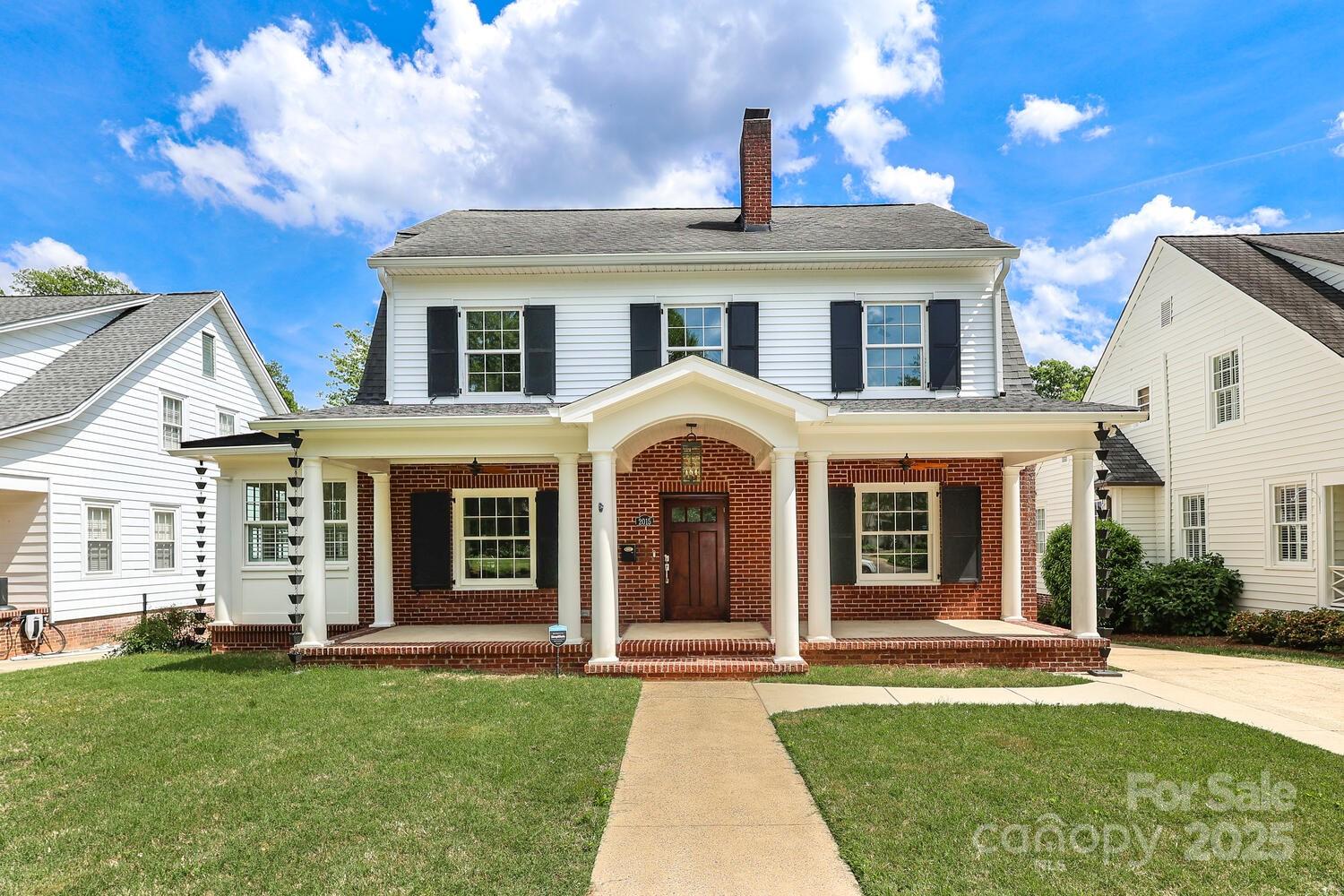 Charlotte Real Estate | View 2015 Dilworth Road E | 4 Beds, 3 Baths